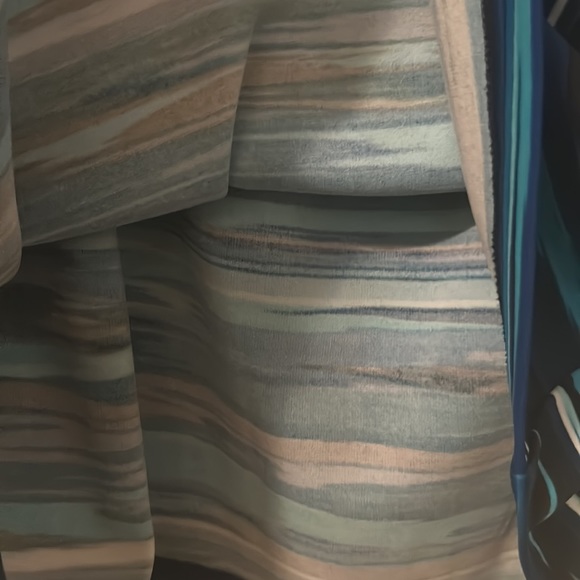 Ladies Skirt - Picture 2 of 4